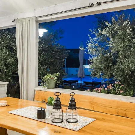 Villa Javor Near Pula Only 1 Km From The With Sea View And Heated Pool *
