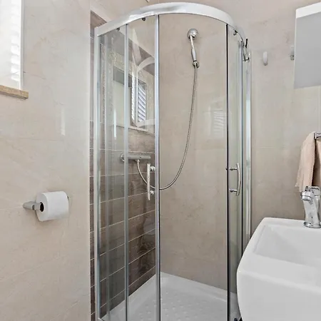 Villa Javor Near Pula Only 1 Km From The With Sea View And Heated Pool *