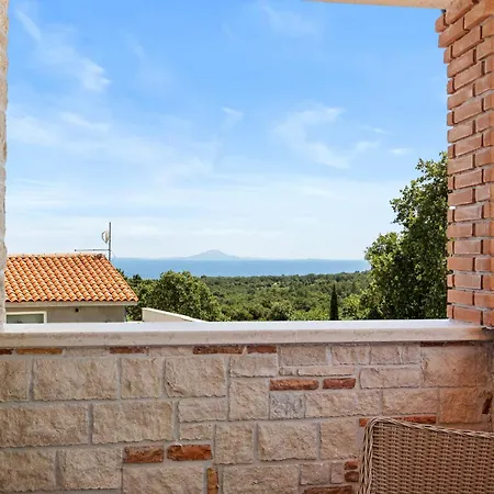 Javor Near Pula Only 1 Km From The With Sea View And Heated Pool Villa *