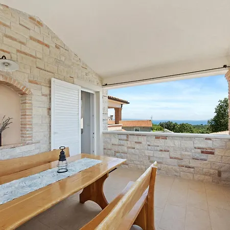 Javor Near Pula Only 1 Km From The With Sea View And Heated Pool Villa Peruški