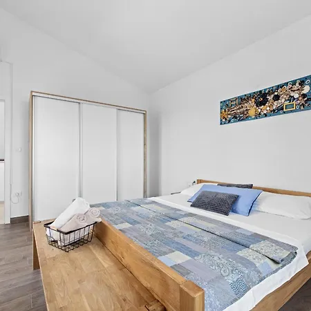 Villa Javor Near Pula Only 1 Km From The With Sea View And Heated Pool