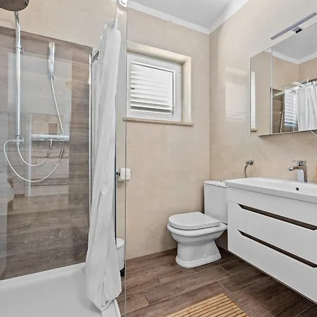 Javor Near Pula Only 1 Km From The With Sea View And Heated Pool Villa *