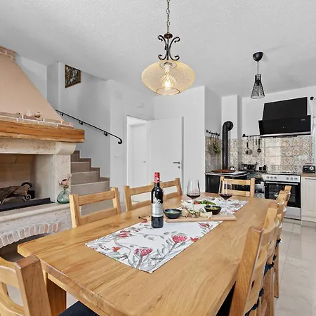Javor Near Pula Only 1 Km From The With Sea View And Heated Pool Villa Peruški