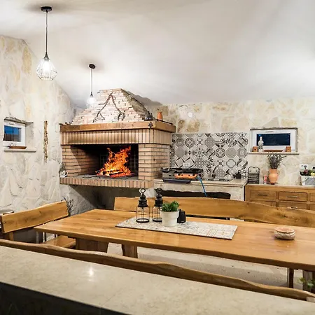 Javor Near Pula Only 1 Km From The With Sea View And Heated Pool