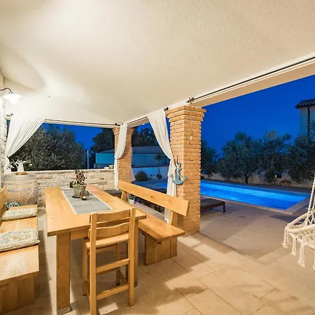 Javor Near Pula Only 1 Km From The With Sea View And Heated Pool Villa