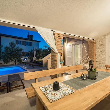 Javor Near Pula Only 1 Km From The With Sea View And Heated Pool *