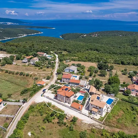 Villa Javor Near Pula Only 1 Km From The With Sea View And Heated Pool